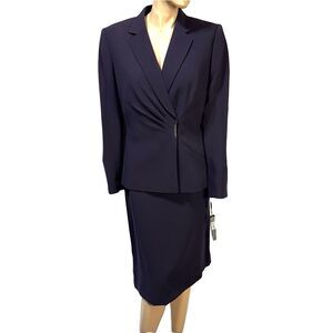 Tahari Arthur S. Levine Women’s purple long sleeve skirt suit Size 16 NWT